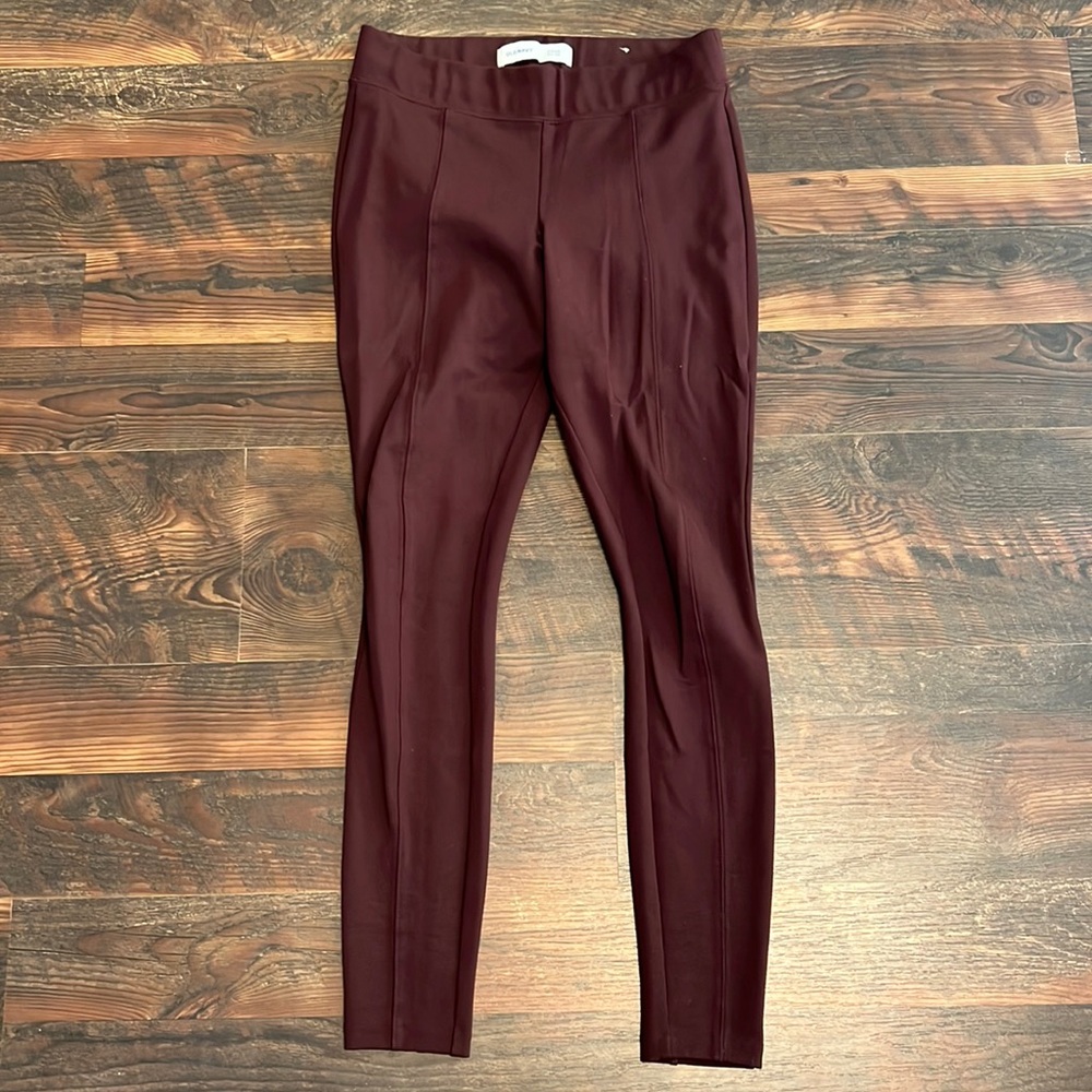 Wine color Old Navy Stevie high rise pull on pointe pants/leggings size S